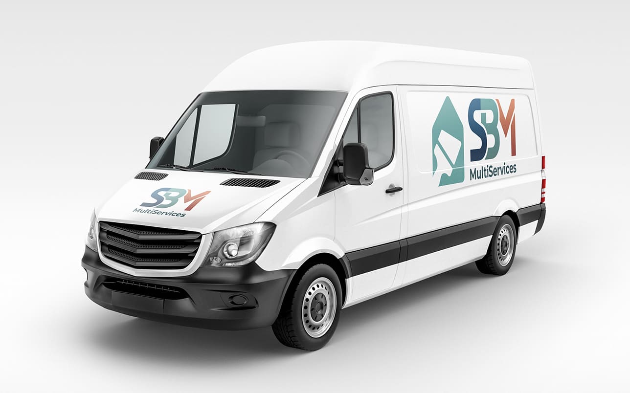 Véhicule de travail siglé SBM MultiServices